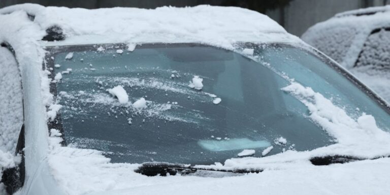 Motoring experts warn of dangerous de-icing hacks